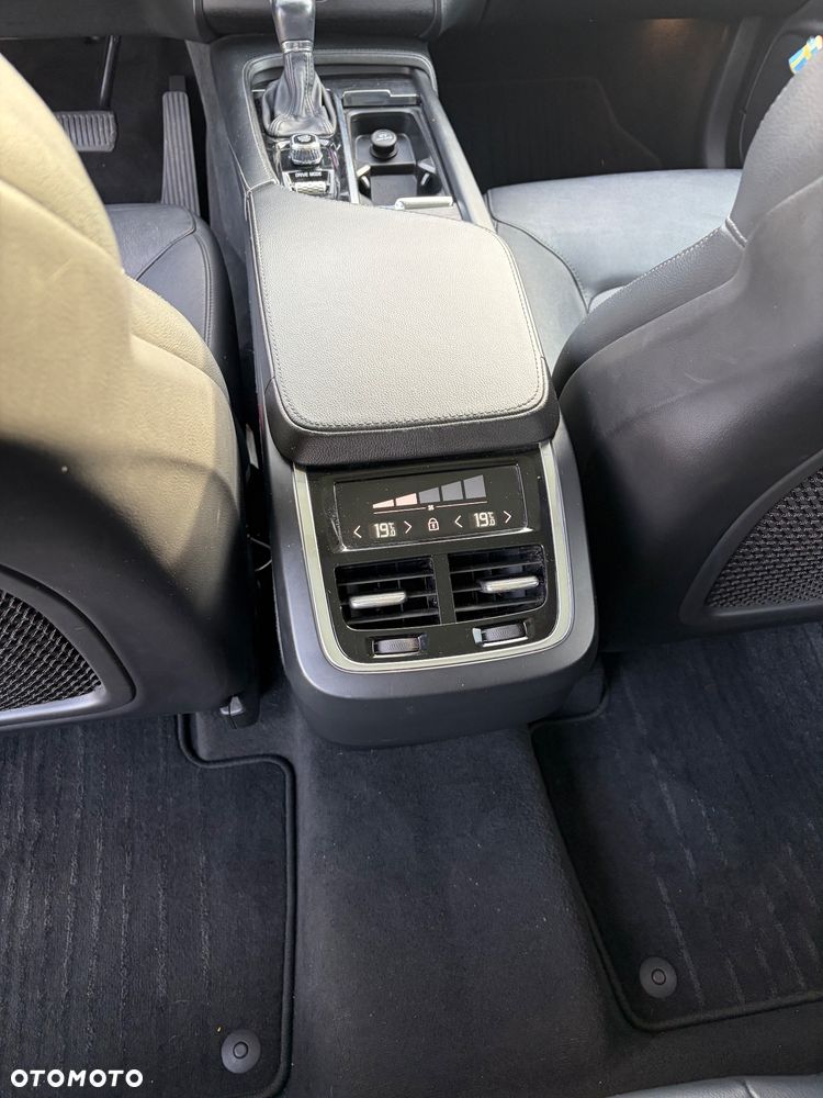 Volvo XC 90 T5 AWD Momentum 7os - 16