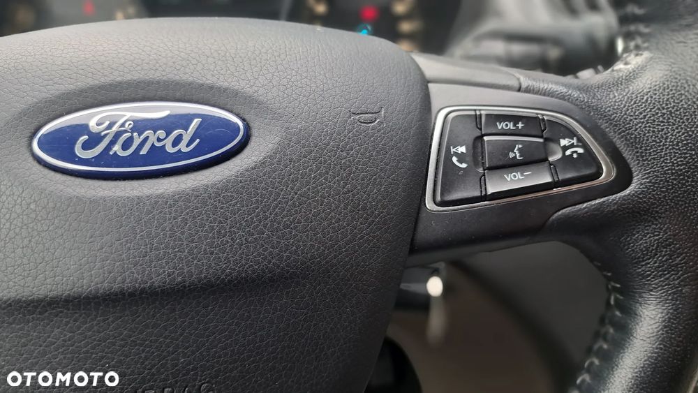 Ford Escape 2.0 EcoBoost AWD Titanium - 29