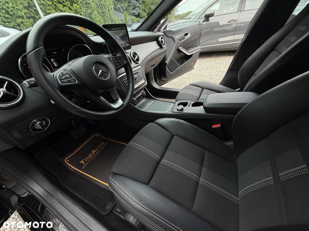 Mercedes-Benz CLA 200 7G-DCT - 18