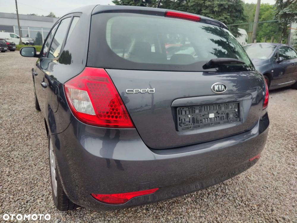 Kia Ceed - 17