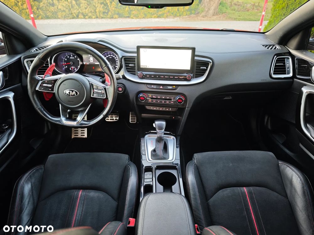 Kia ProCeed 1.6 T-GDI GT DCT - 13