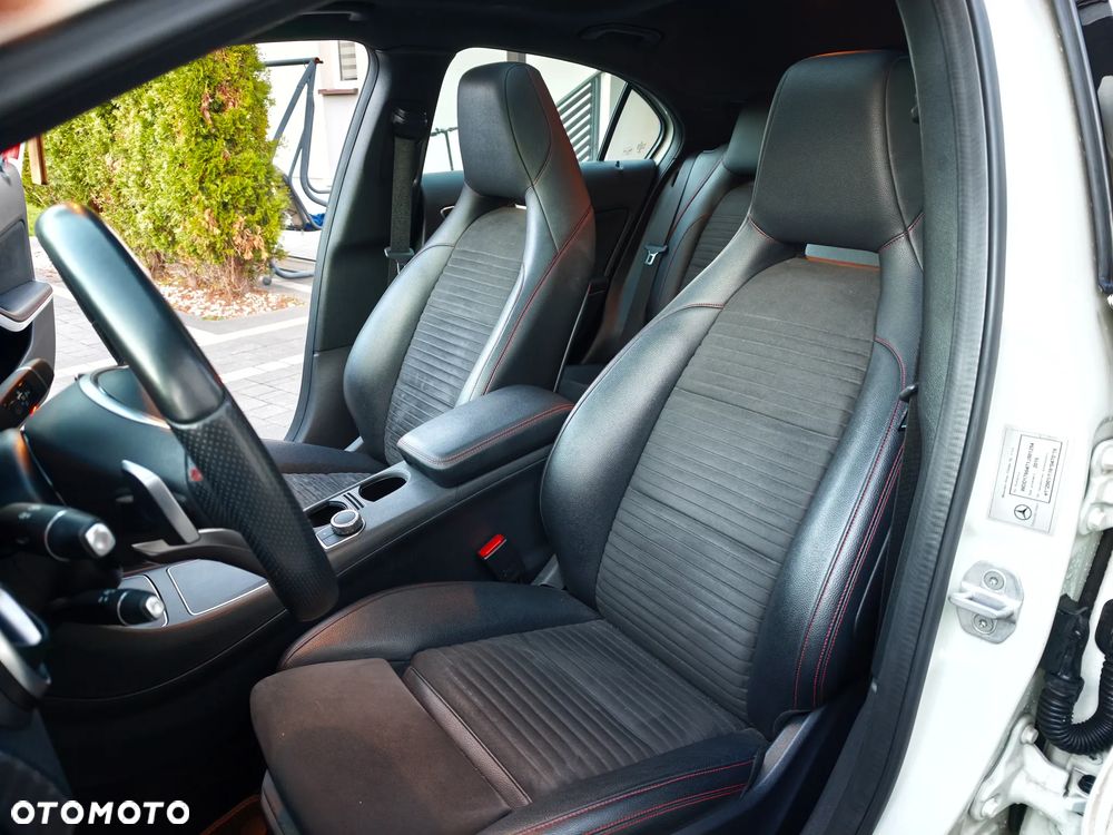 Mercedes-Benz Klasa A 220 4-Matic AMG Line - 16