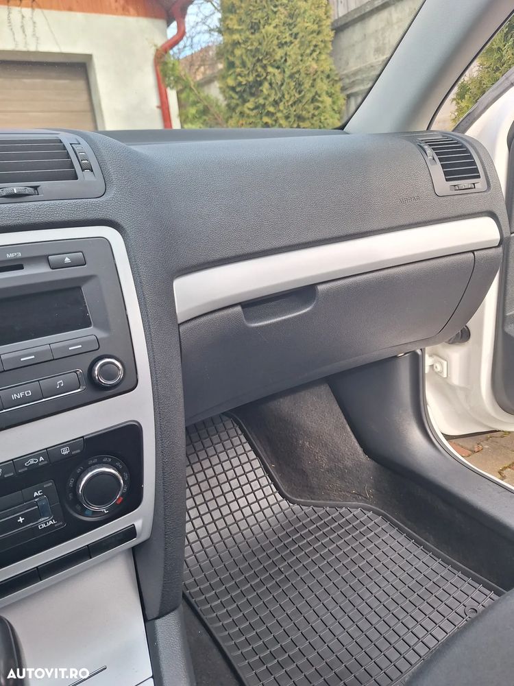 Skoda Octavia 1.6 TDI Ambiente - 6