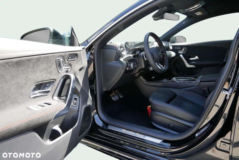 Mercedes-Benz CLA - 9