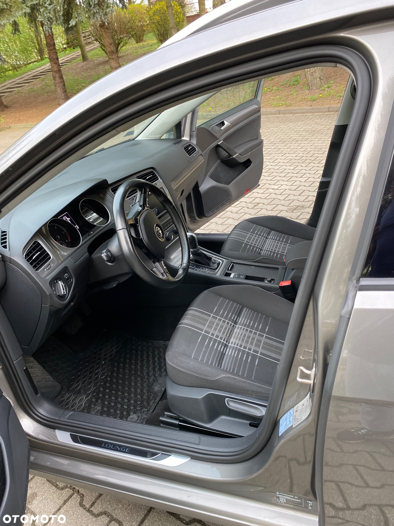 Volkswagen Golf 1.6 TDI BlueMotion Technology DSG Lounge - 28