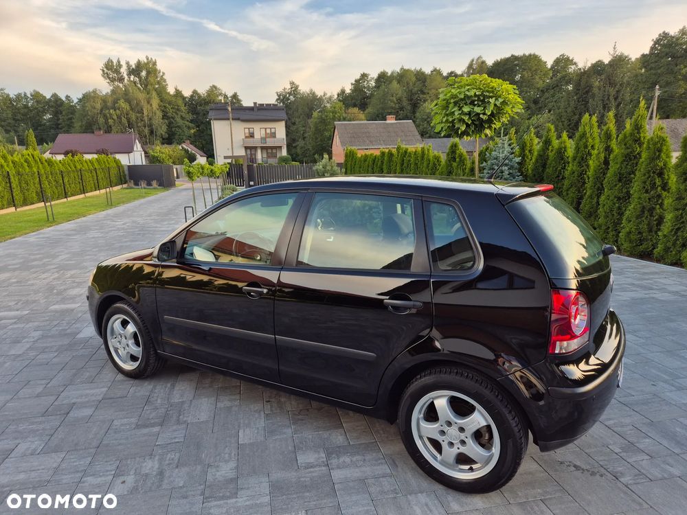 Volkswagen Polo 1.4 16V Q-Line - 11