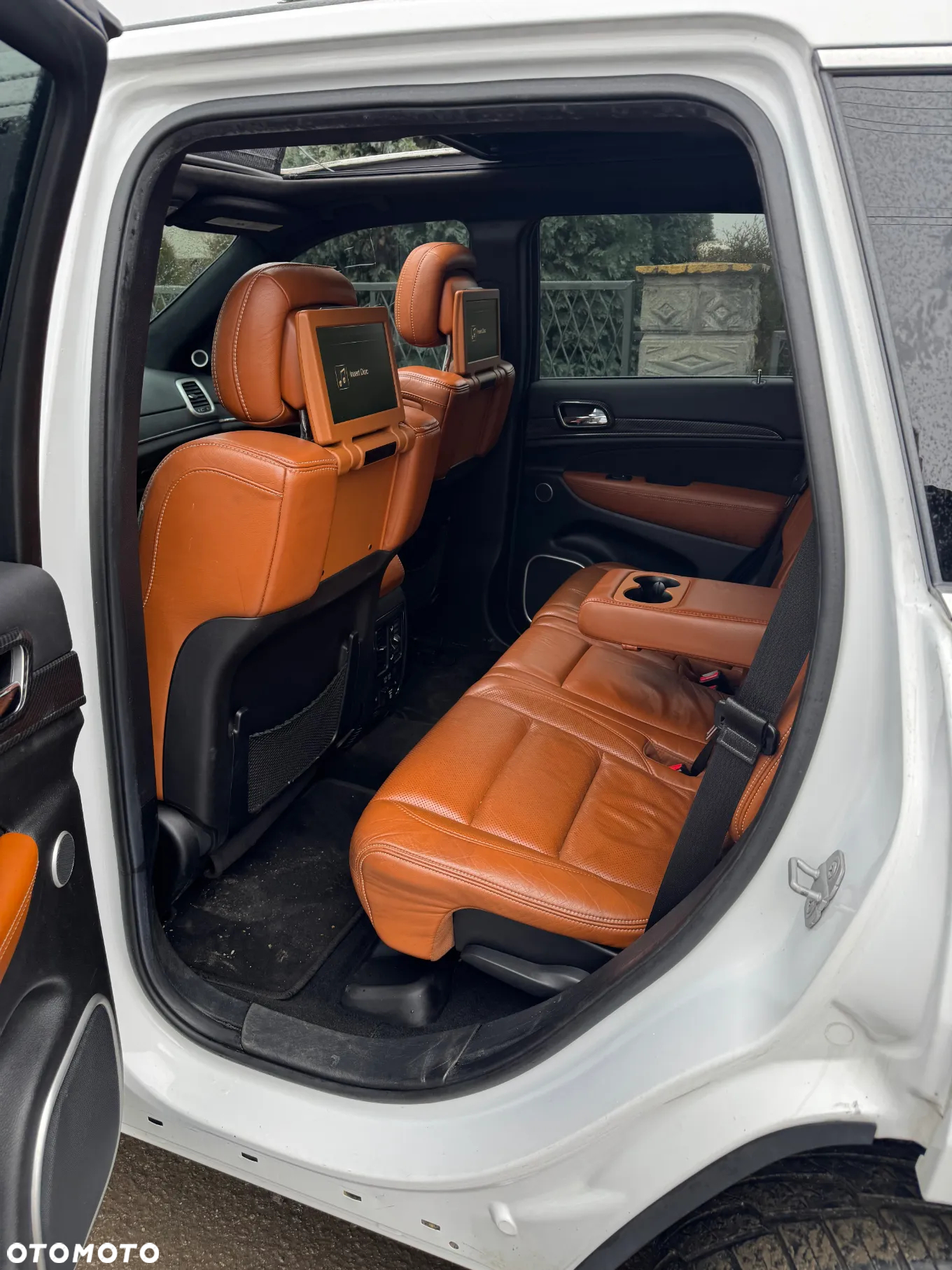 Jeep Grand Cherokee - 27