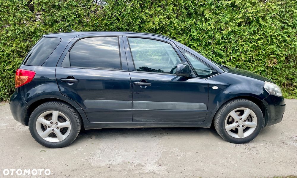 Suzuki SX4 1.6 GS / Premium - 3