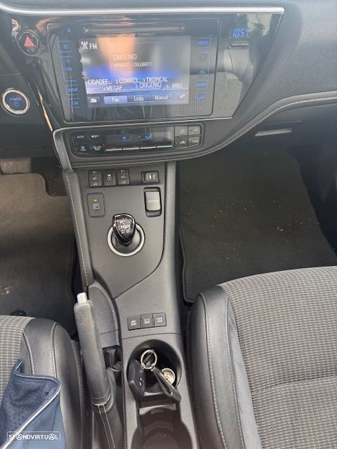 Toyota Auris Touring Sports 1.8 HSD Exclusive+TSS - 14