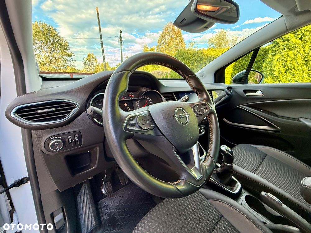 Opel Crossland X 1.2 T Design Line S&S - 17