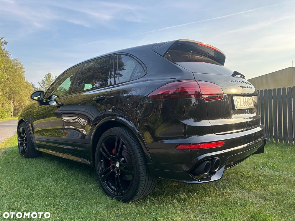 Porsche Cayenne Turbo - 17