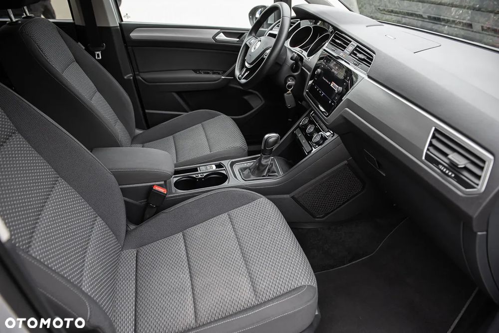 Volkswagen Touran 2.0 TDI SCR DSG Comfortline - 30