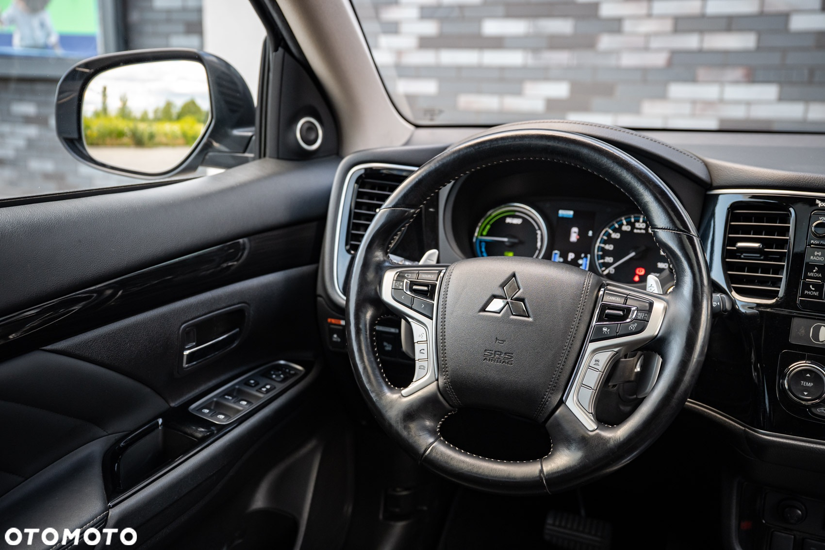 Mitsubishi Outlander PHEV Intense + - 21