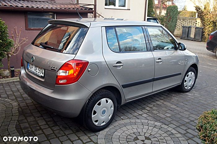 Skoda Fabia 1.2 HTP Ambiente - 12