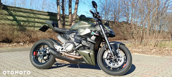Ducati Streetfighter V2
