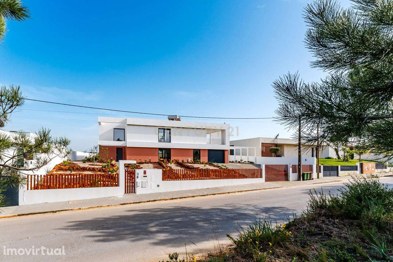 Moradia T4 em Fernão Ferro, Seixal, com Piscina e enorme Jardim - Grande imagem: 2/60