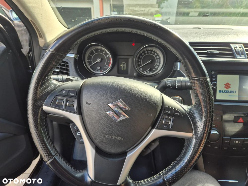 Suzuki Kizashi - 11