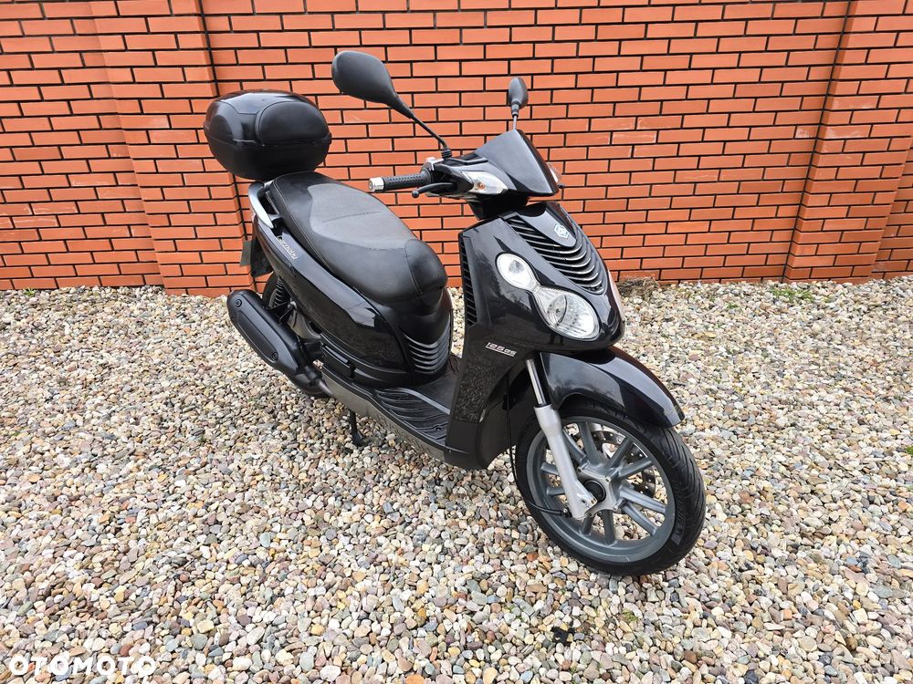 Piaggio Carnaby - 2