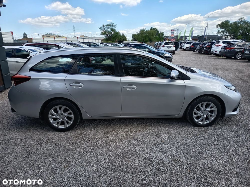 Toyota Auris 1.6 Dynamic - 16