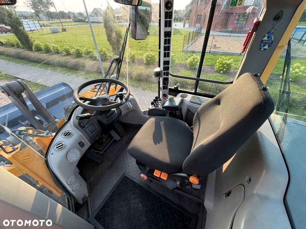 Volvo L90F - 15