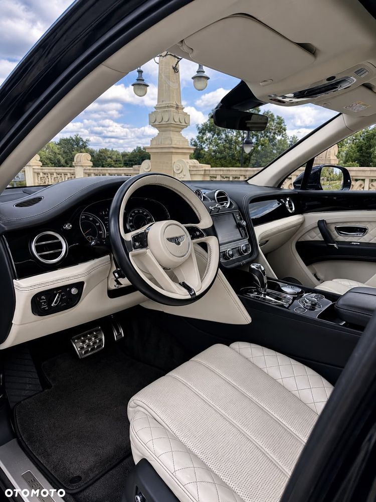 Bentley Bentayga - 15