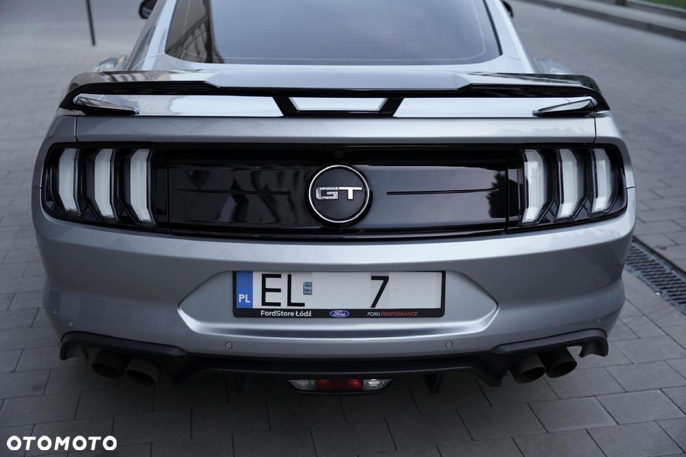 Ford Mustang - 4