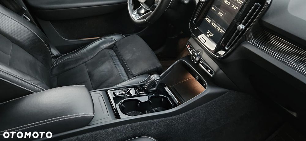 Volvo XC 40 D4 AWD Geartronic R-Design - 14