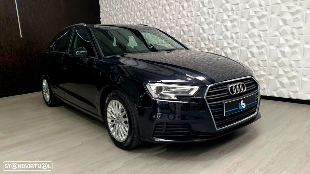 Audi A3 Sportback 1.6 TDI Design — fotografia 2