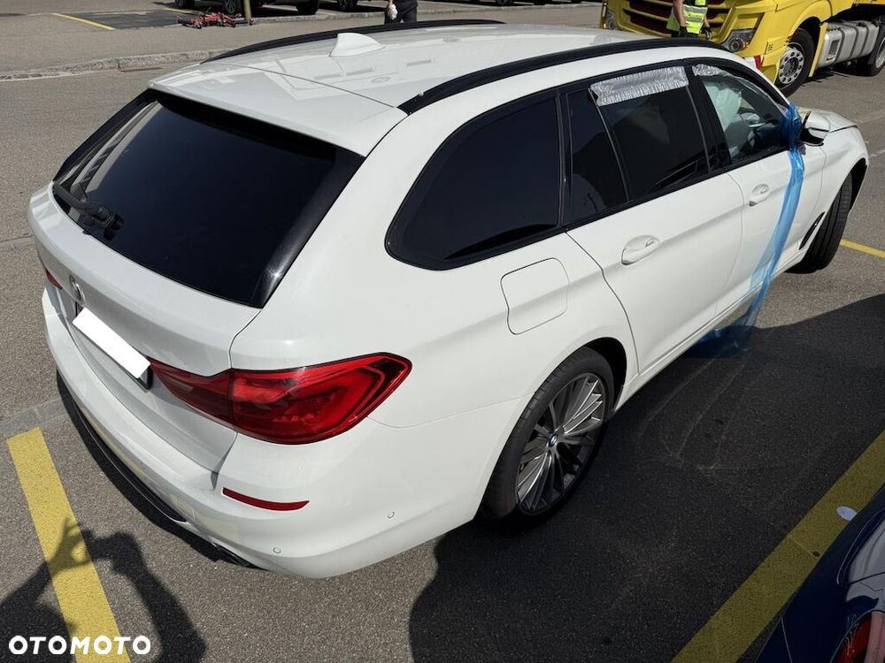 BMW Seria 5 520d xDrive - 2