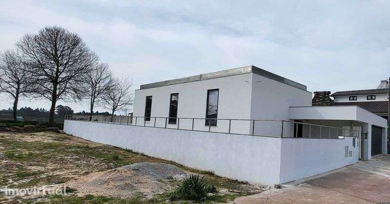 Moradia independente T4 - Ovar - Grande imagem: 3/12