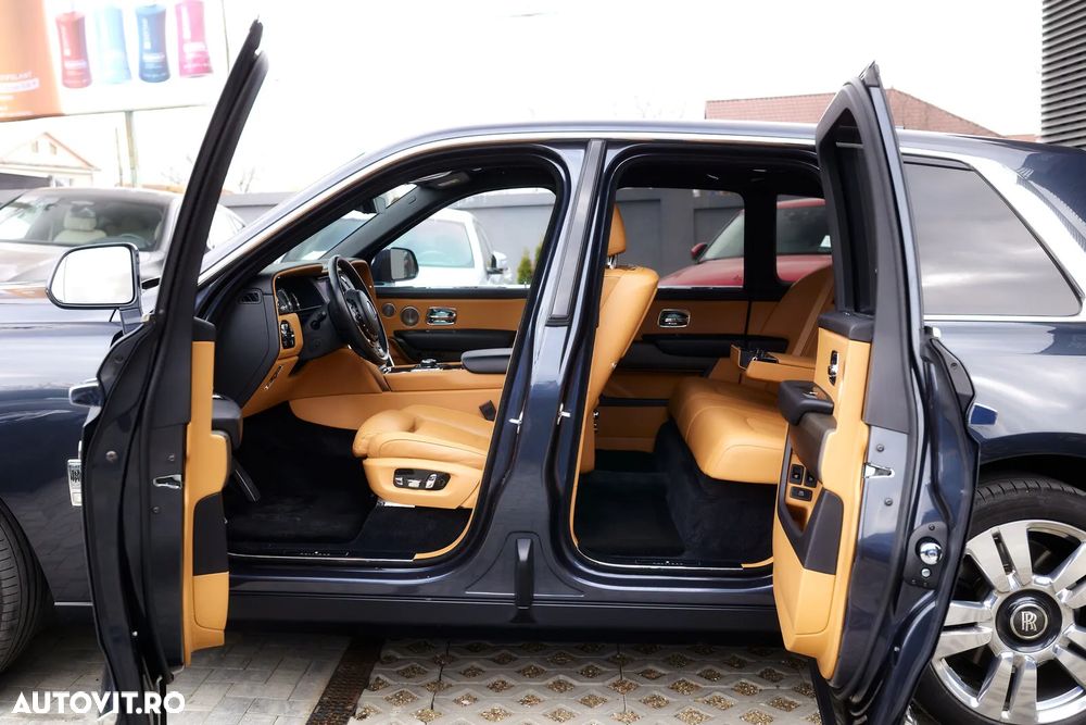 Rolls-Royce Cullinan - 13