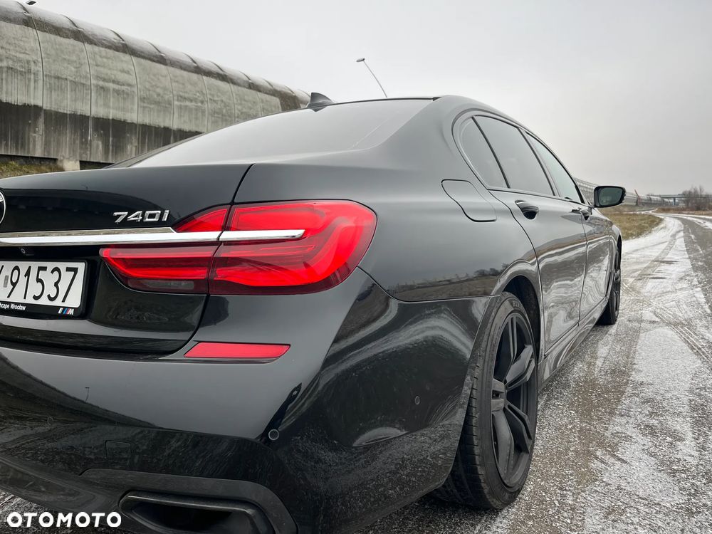 BMW Seria 7 - 27