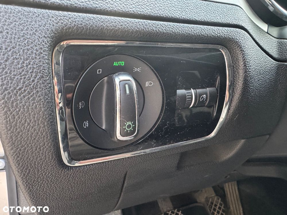 Skoda Superb 2.0 TDI PD Elegance - 15