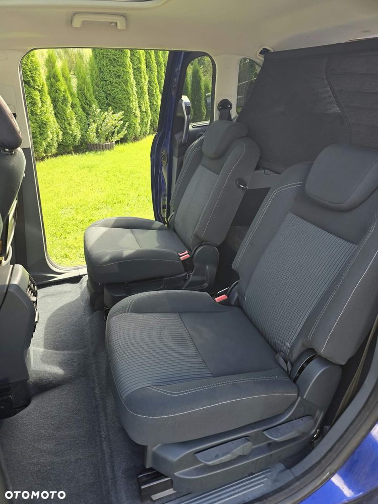 Ford Grand C-MAX - 12