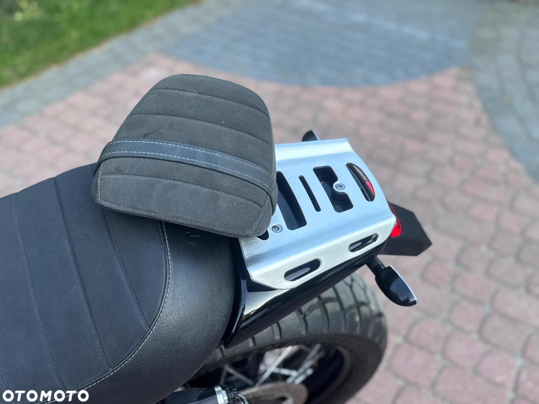 Triumph Street Scrambler - 24
