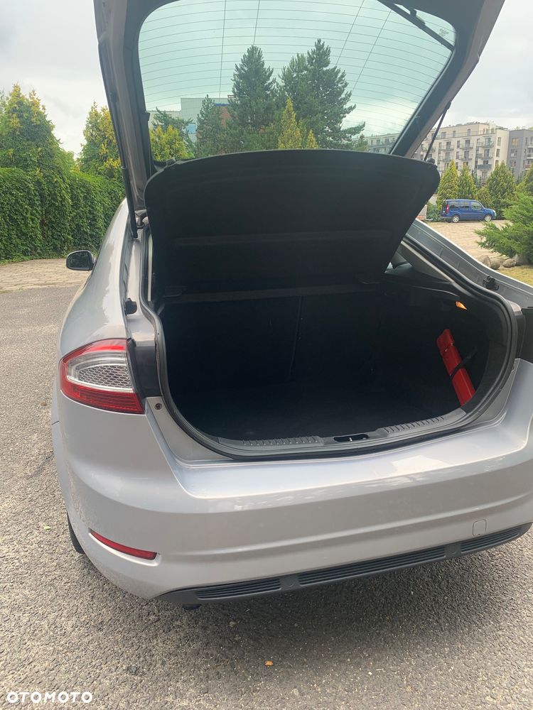 Ford Mondeo 2.0 Trend - 12
