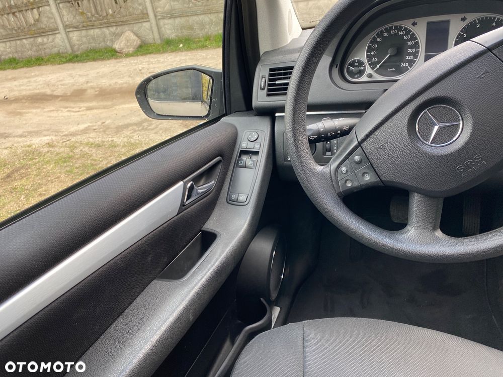 Mercedes-Benz Klasa B - 32
