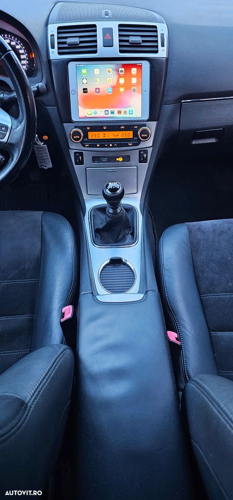 Toyota Avensis Combi 2.0 D-4D Executive - 11