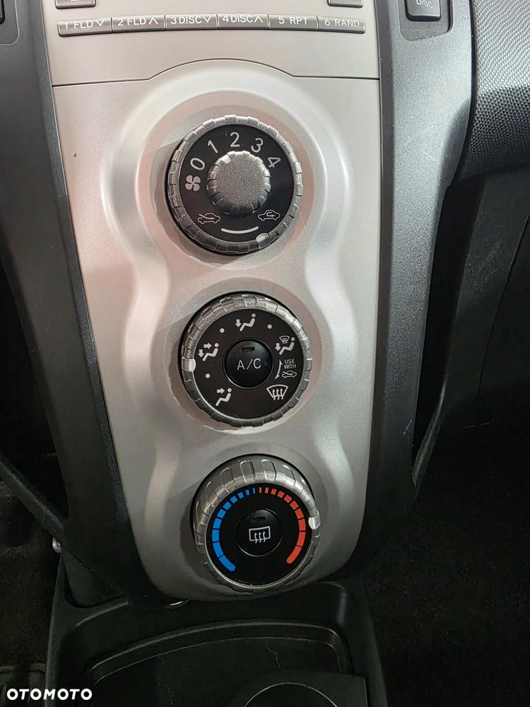 Toyota Yaris - 9