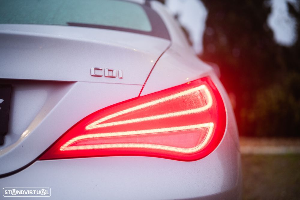 Mercedes-Benz CLA 220 CDI 7G-DCT Urban - 13