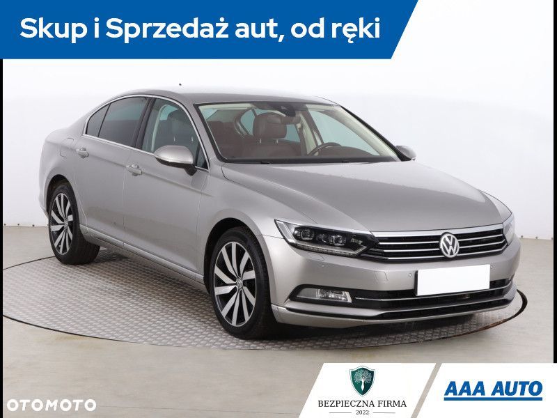 Volkswagen Passat - 2