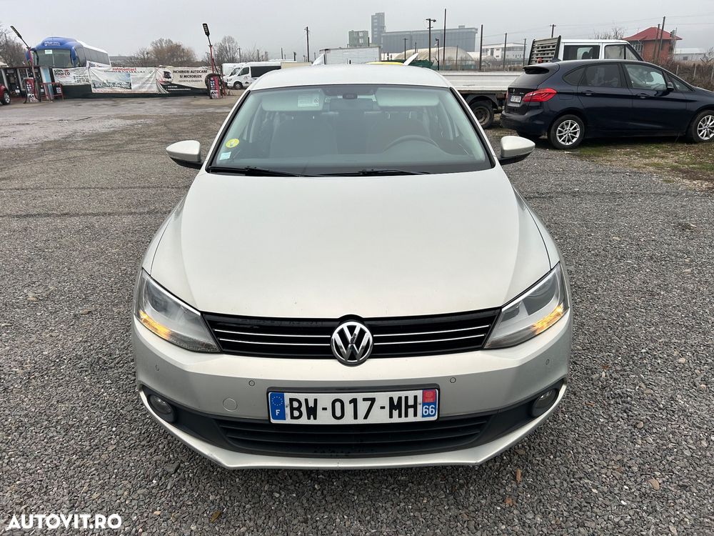 Volkswagen Jetta 1.6 TDI DSG Comfortline - 1