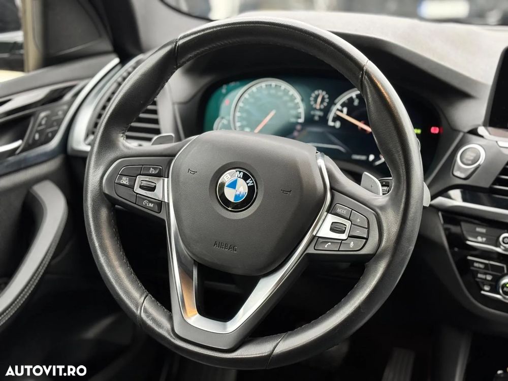 BMW X3 xDrive20i AT xLine - 20