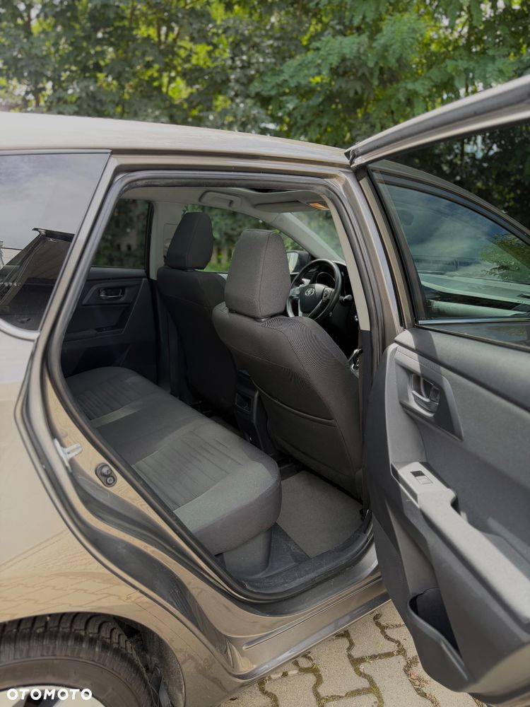 Toyota Auris 1.8 HSD Sol - 31