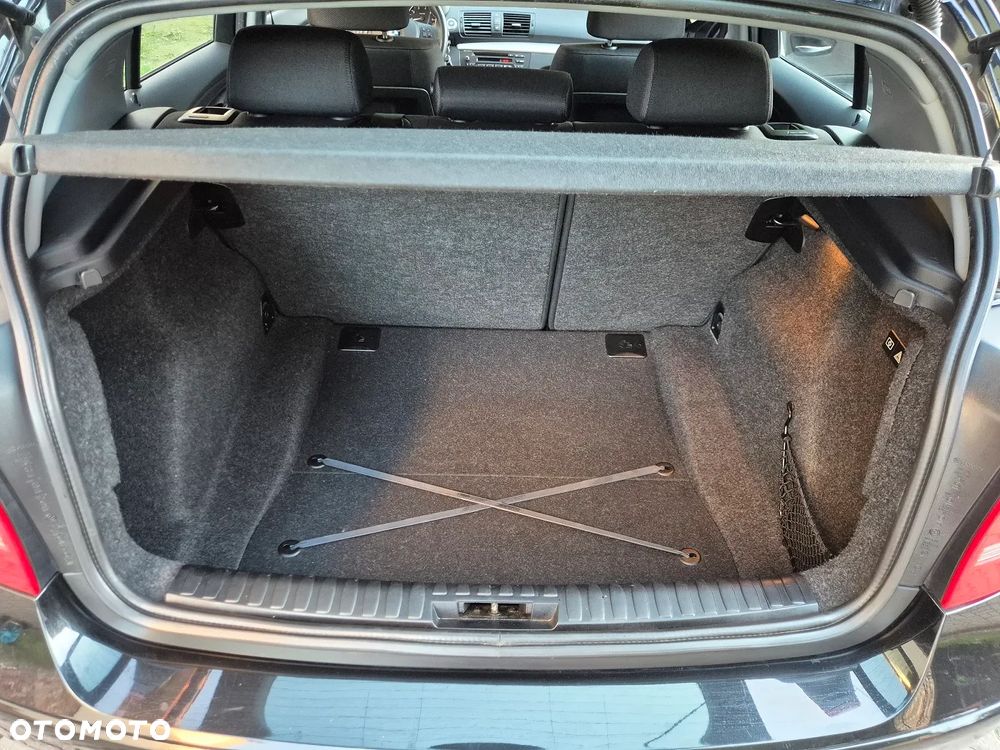 BMW Seria 1 - 32