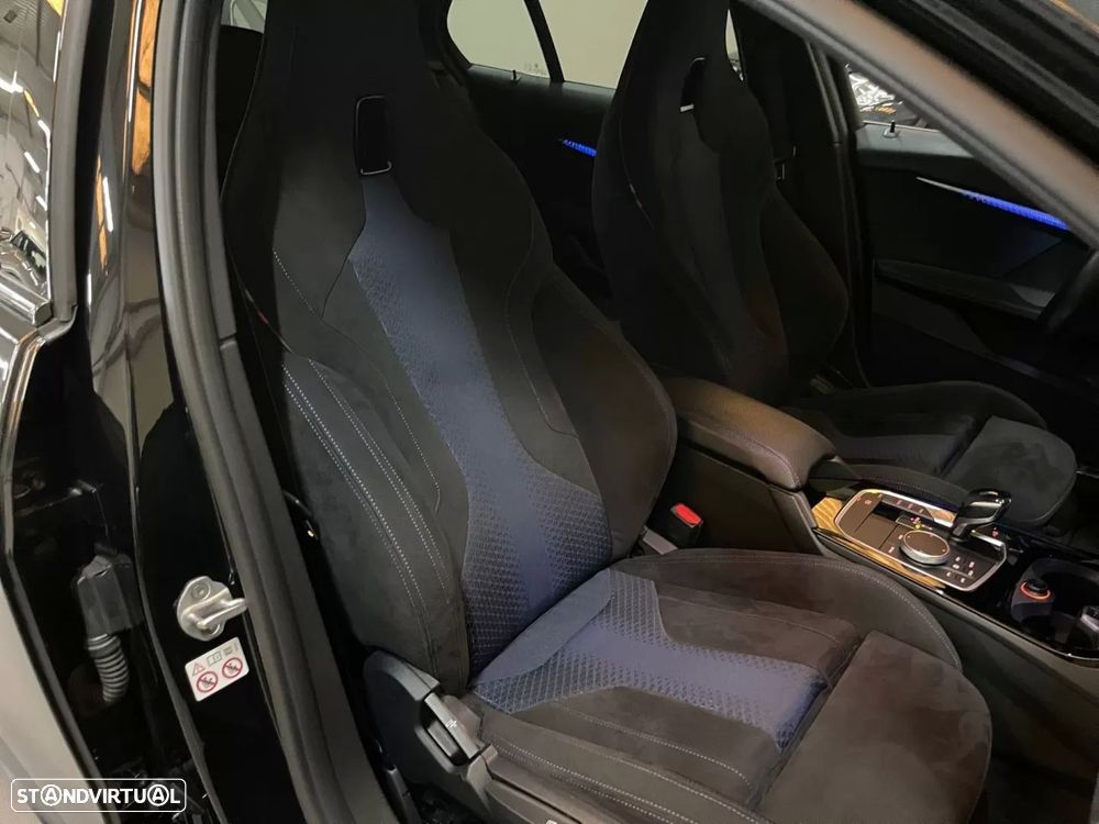 BMW 116 d Pack Desportivo M Auto — fotografia 18