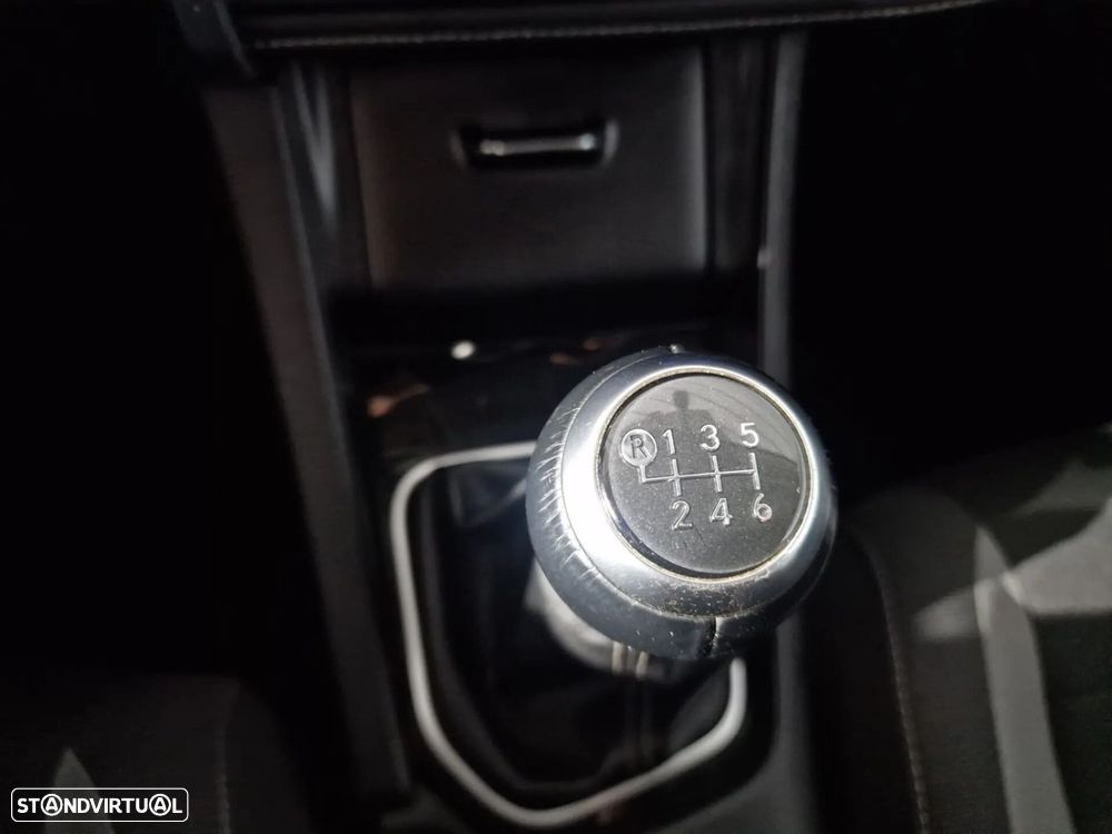 Toyota Auris Touring Sports - 13