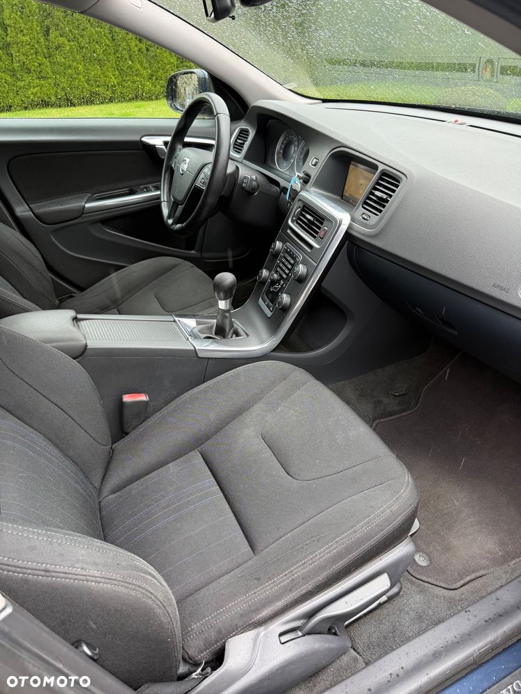 Volvo V60 T3 Edition - 36