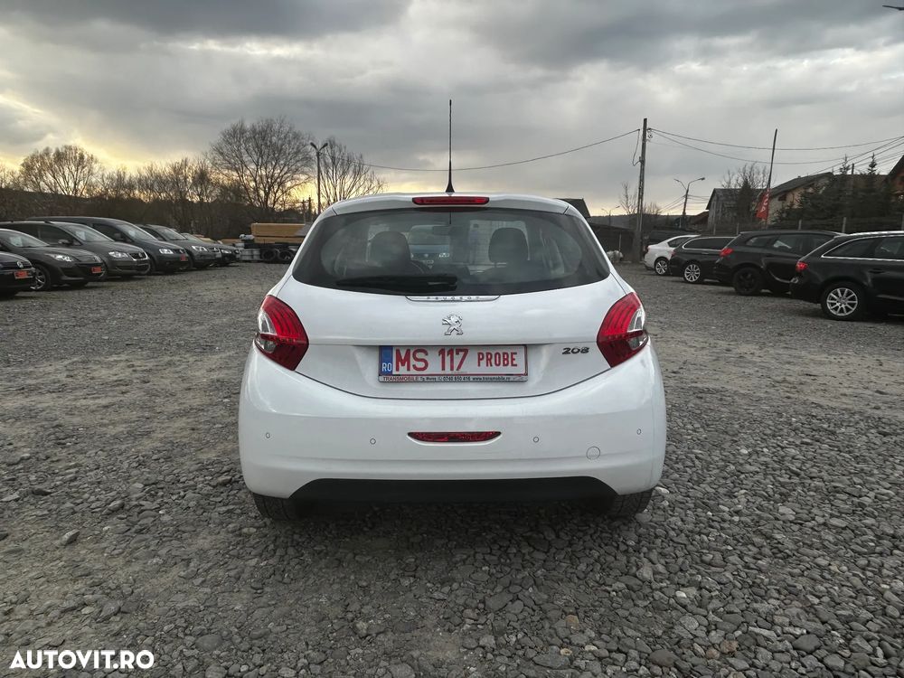 Peugeot 208 95 VTI Allure - 8