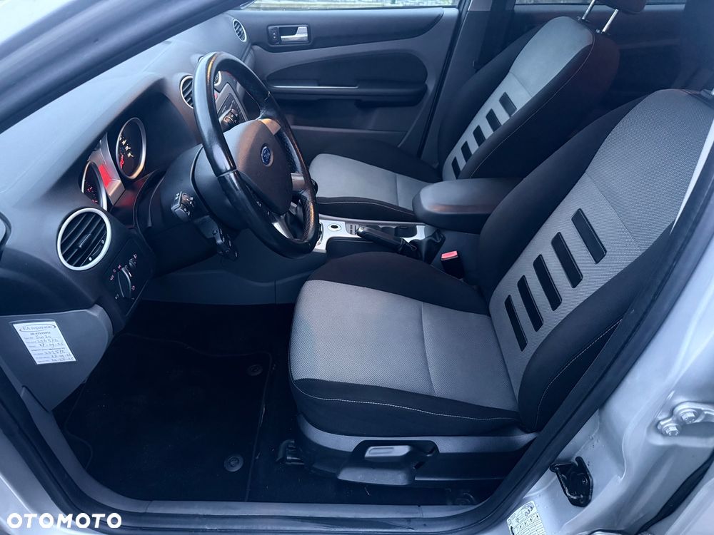 Ford Focus 1.6 16V Connection - 22